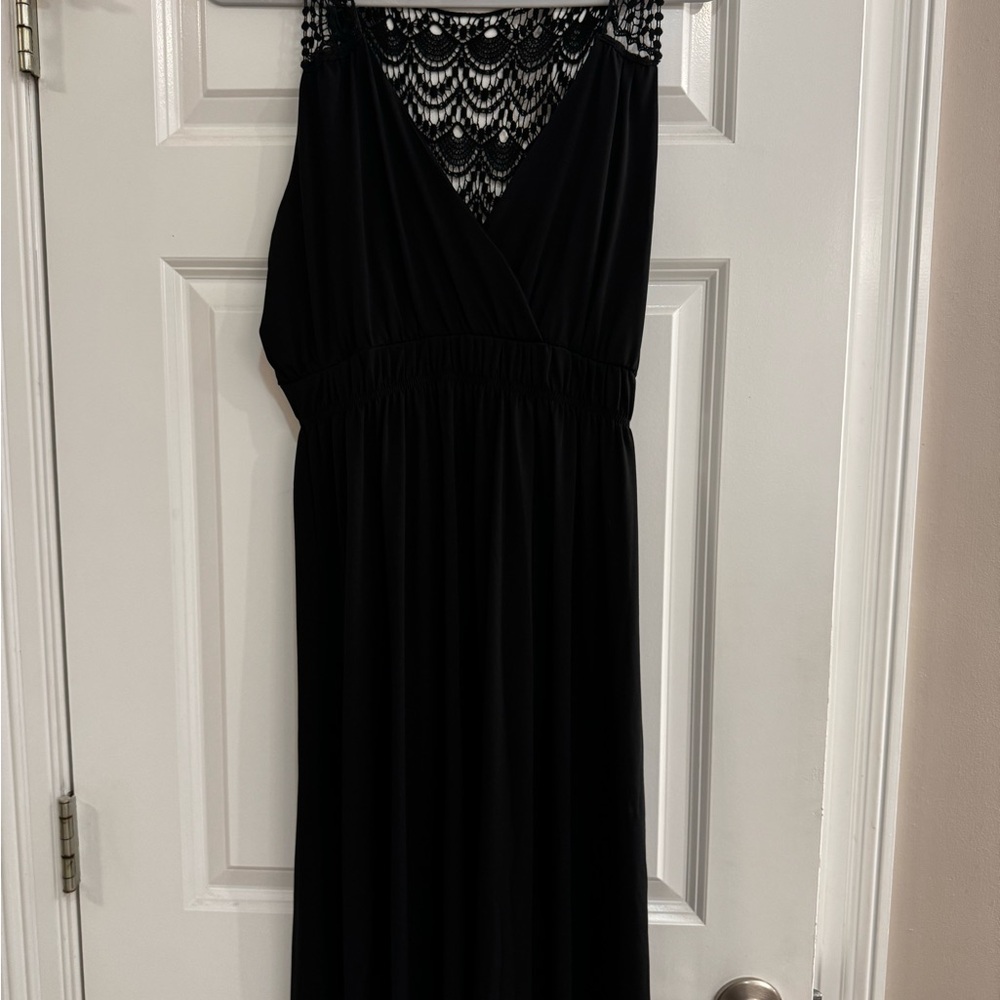 Elegant Black Lace Maxi Dress